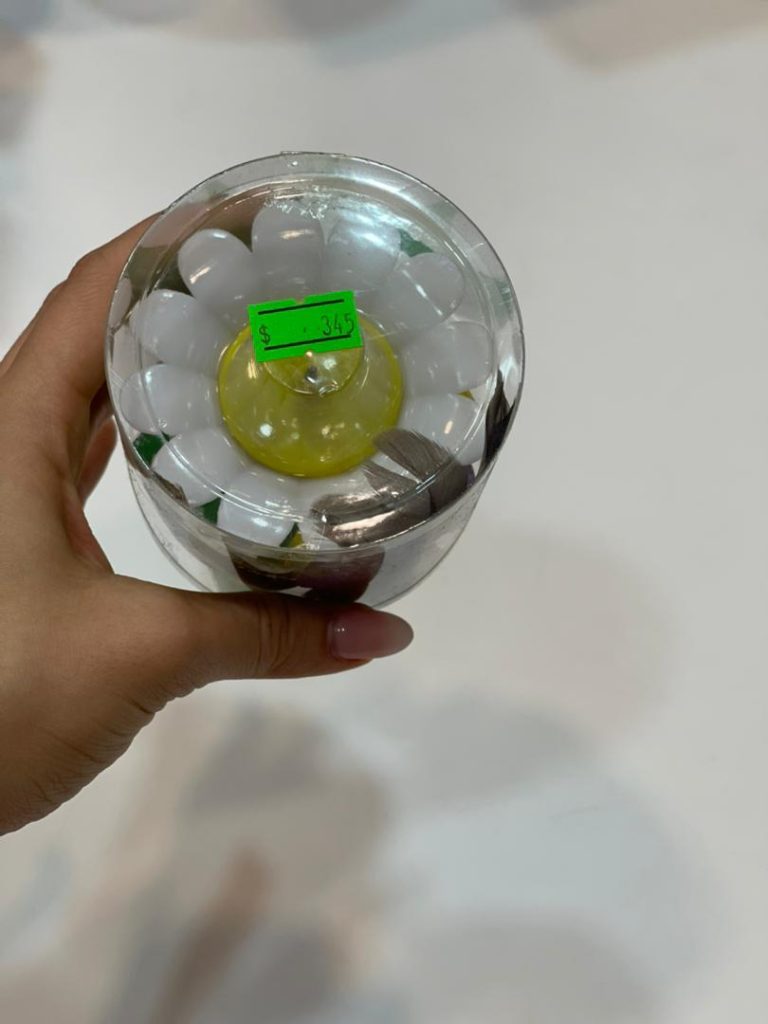 اسباب‌بازی پرنده متحرک روی گل برای گربه‌ها